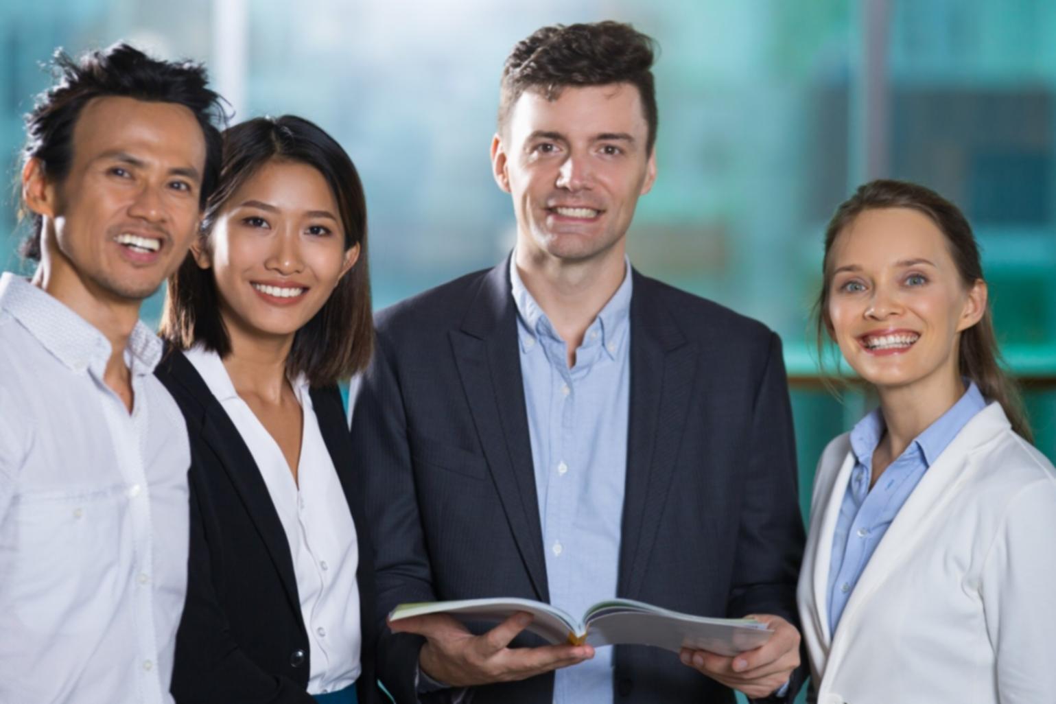 Analyse financière détaillée avec documents et graphiques